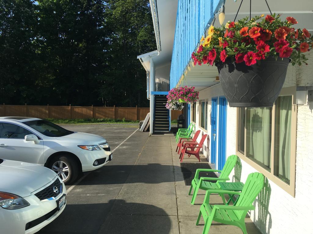 Fuller Lake Chemainus Motel ภายนอก รูปภาพ