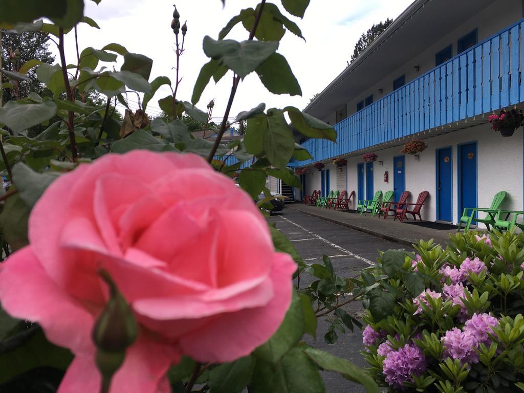 Fuller Lake Chemainus Motel ภายนอก รูปภาพ