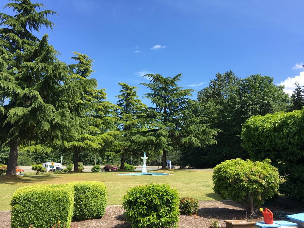Fuller Lake Chemainus Motel ภายนอก รูปภาพ