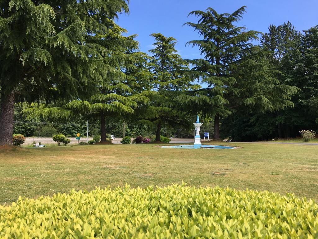 Fuller Lake Chemainus Motel ภายนอก รูปภาพ