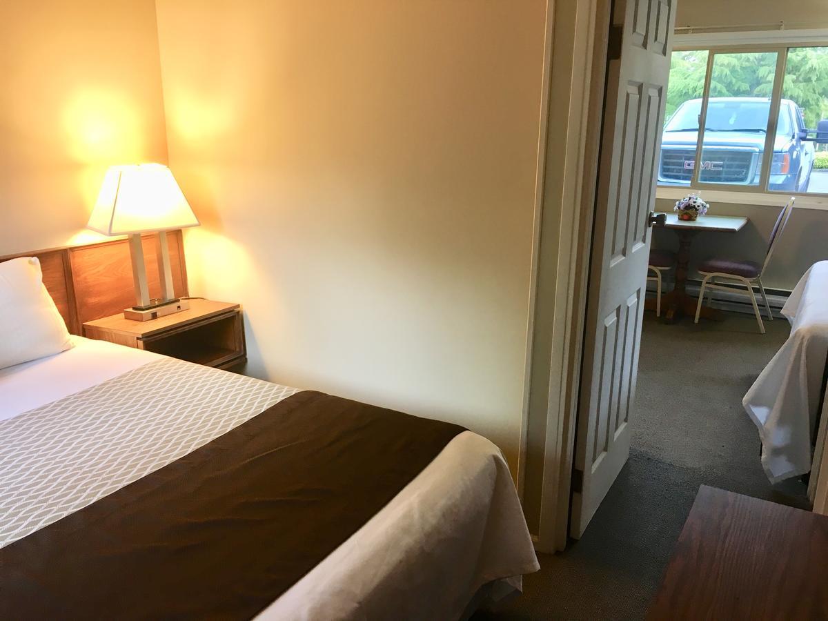 Fuller Lake Chemainus Motel ภายนอก รูปภาพ