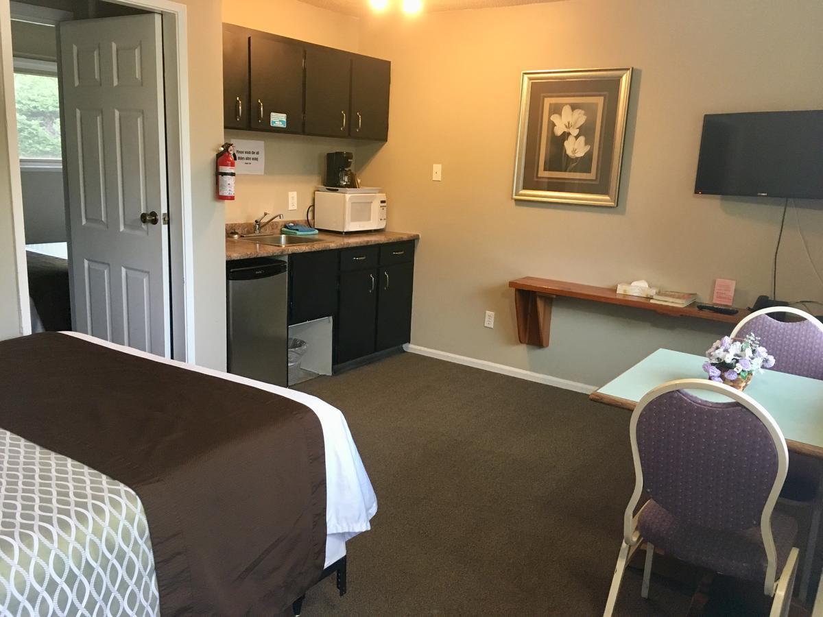 Fuller Lake Chemainus Motel ภายนอก รูปภาพ