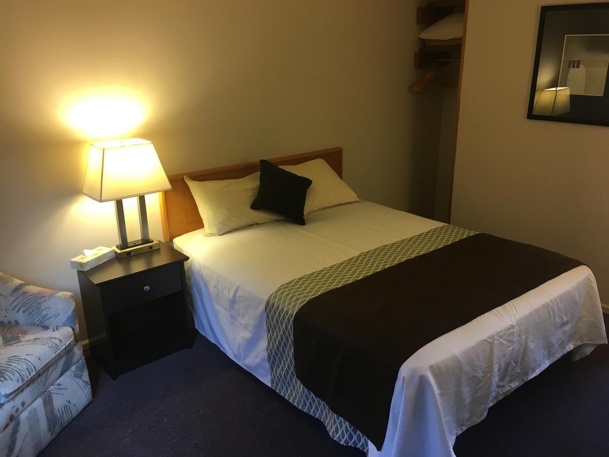 Fuller Lake Chemainus Motel ภายนอก รูปภาพ