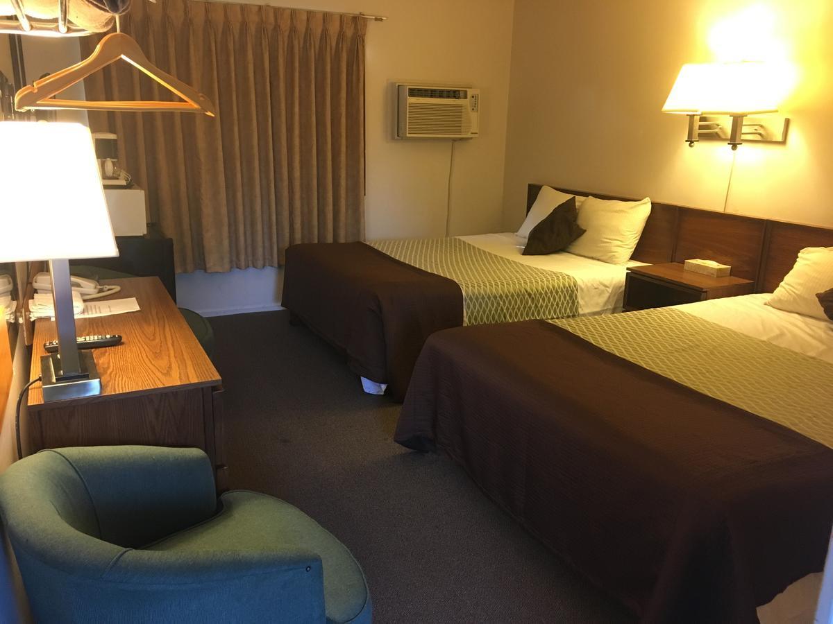 Fuller Lake Chemainus Motel ภายนอก รูปภาพ