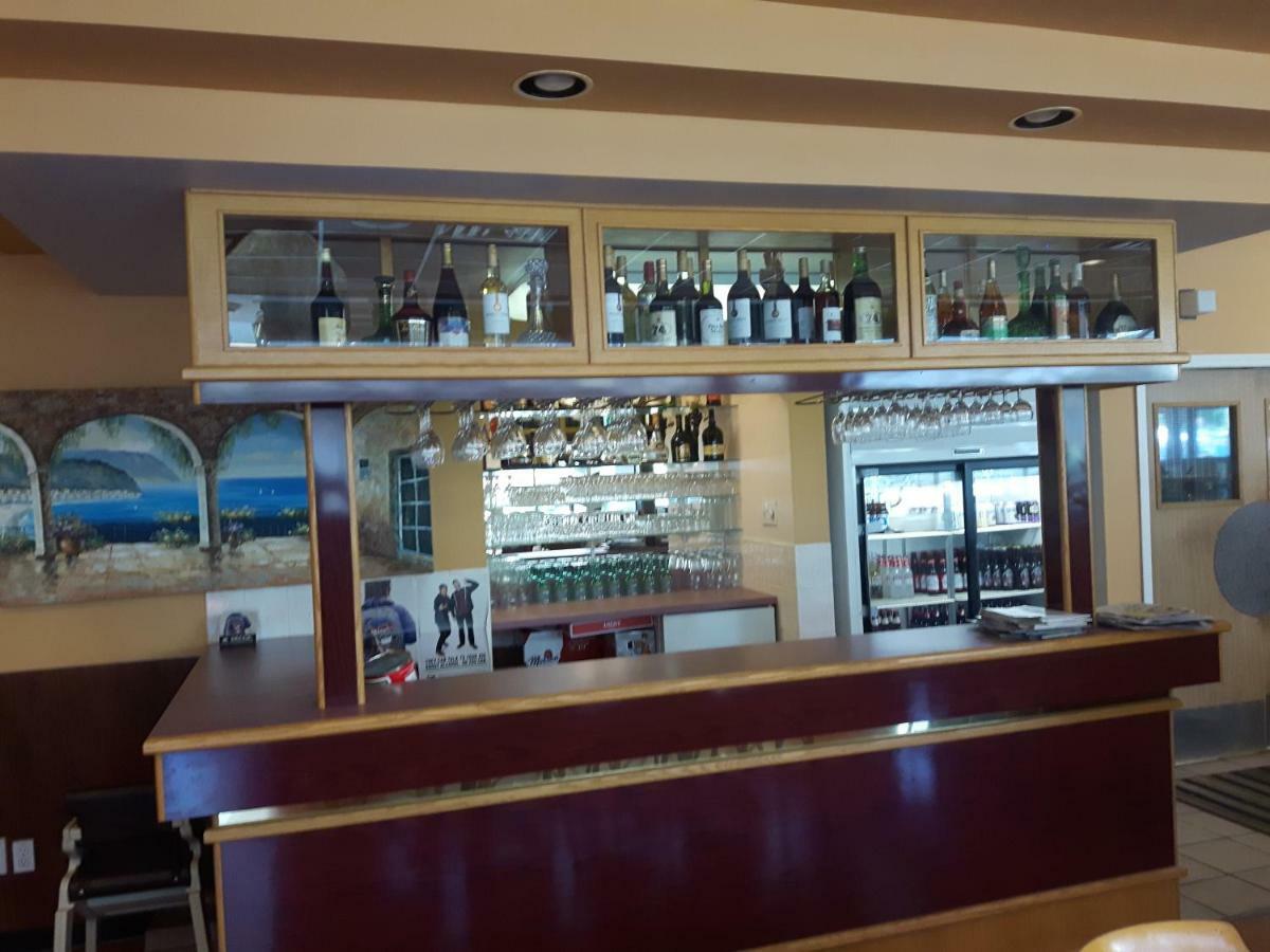 Fuller Lake Chemainus Motel ภายนอก รูปภาพ