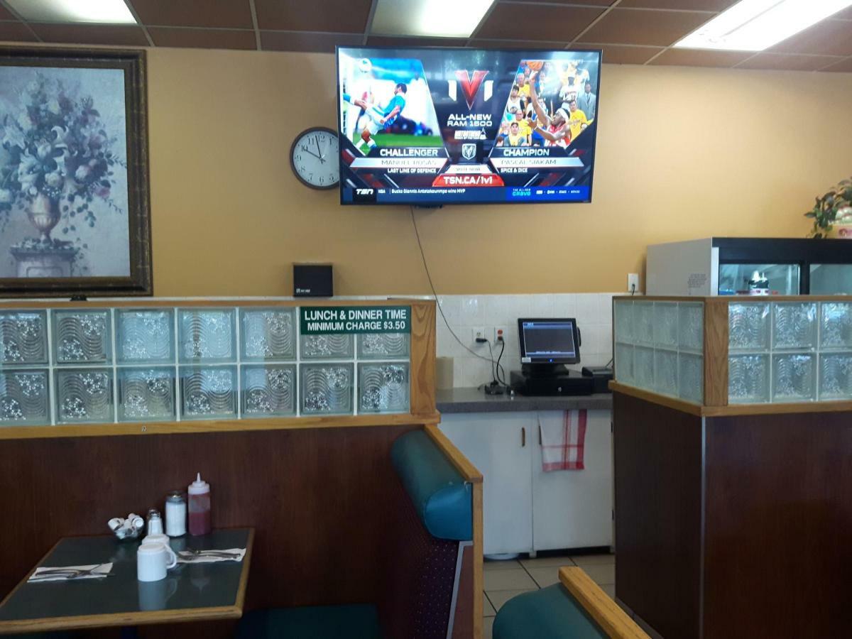 Fuller Lake Chemainus Motel ภายนอก รูปภาพ
