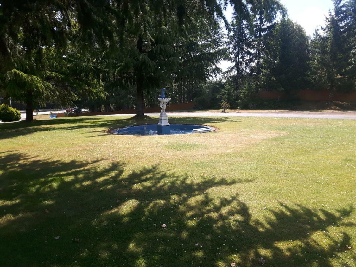 Fuller Lake Chemainus Motel ภายนอก รูปภาพ