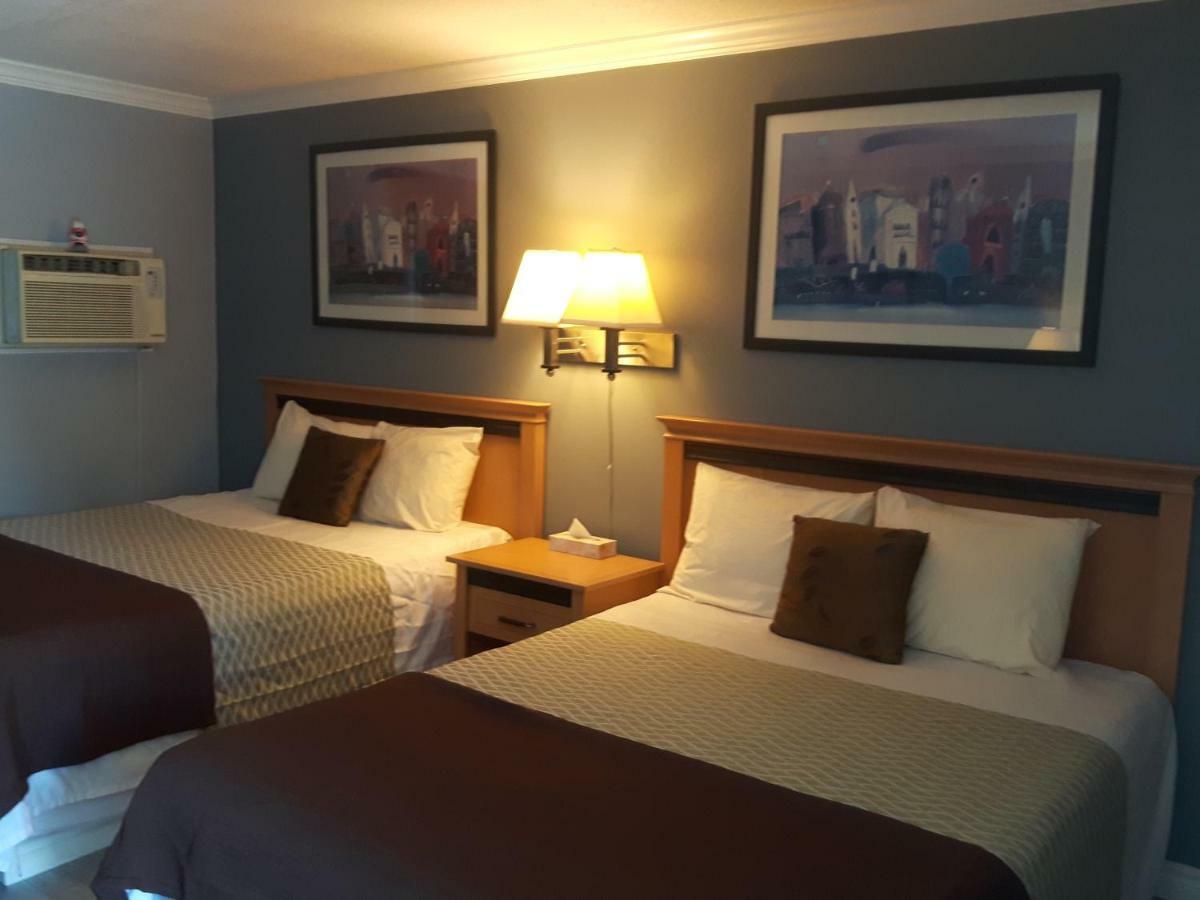 Fuller Lake Chemainus Motel ภายนอก รูปภาพ