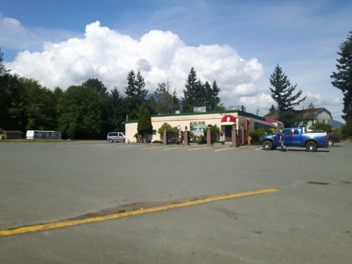 Fuller Lake Chemainus Motel ภายนอก รูปภาพ