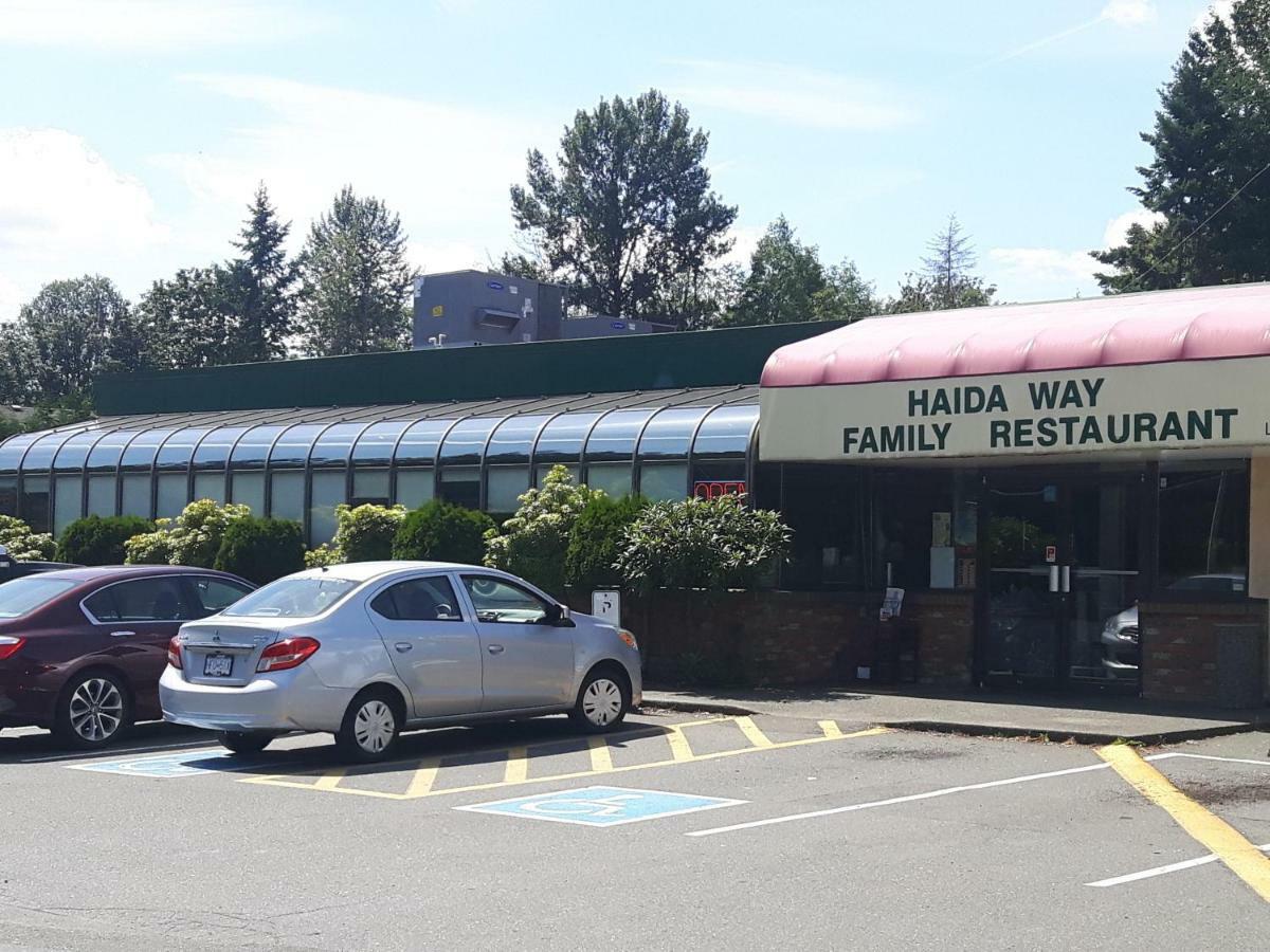 Fuller Lake Chemainus Motel ภายนอก รูปภาพ