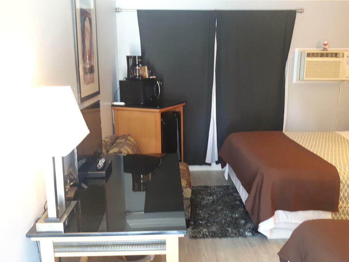Fuller Lake Chemainus Motel ภายนอก รูปภาพ
