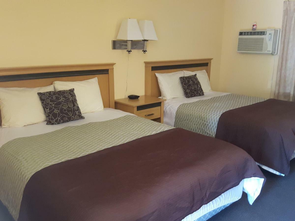 Fuller Lake Chemainus Motel ภายนอก รูปภาพ